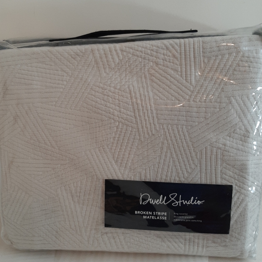 Dwell Studio KING Matallese Broken Stripe Coverlet Blanket Beige